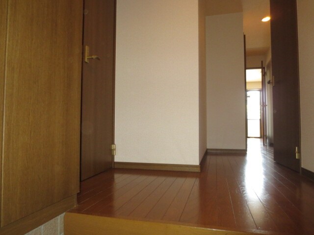 物件内観写真7　(玄関)