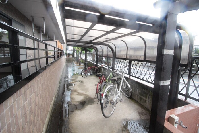 物件外観写真6　(駐輪場)