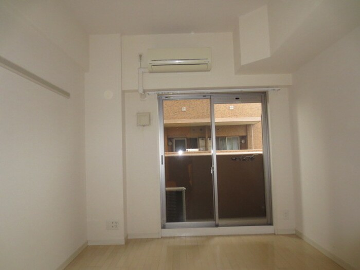 物件内観写真4　(居室)