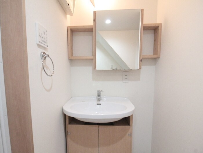 物件内観写真12　(洗面)