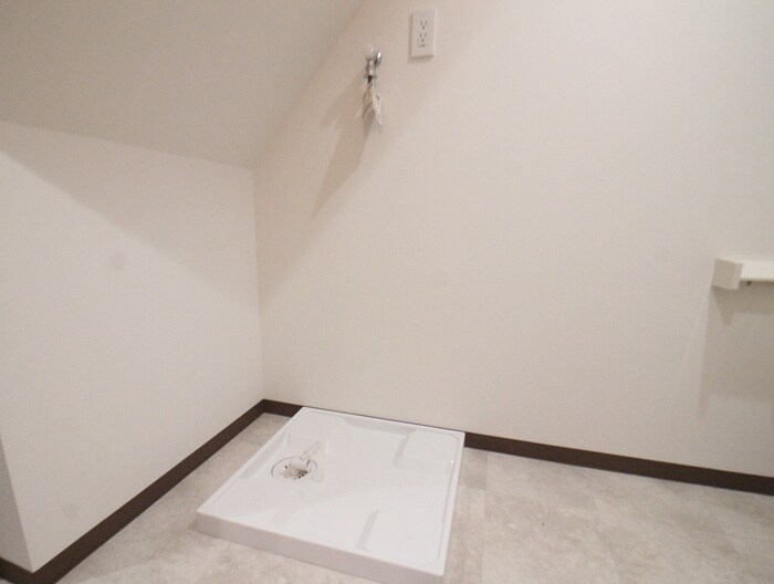 物件内観写真13　(洗濯機置場)