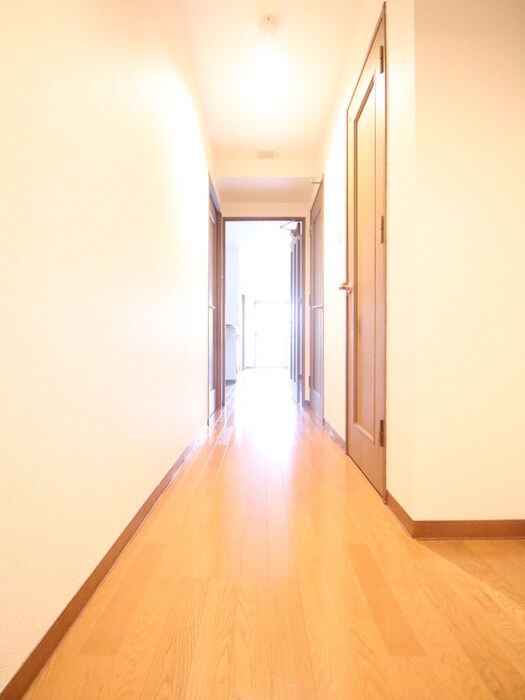 物件内観写真16　(廊下)