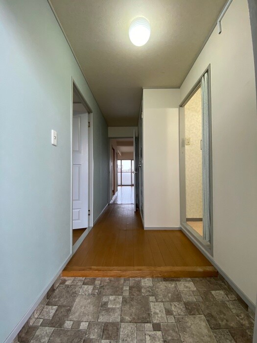 物件内観写真16　(廊下)