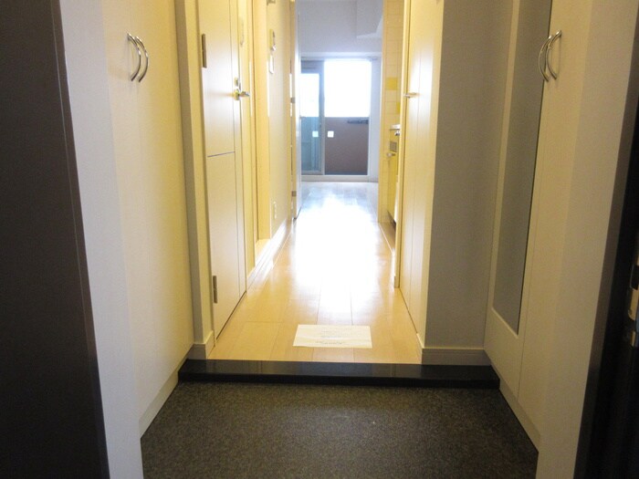 物件内観写真15　(玄関)