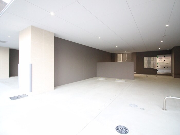 物件外観写真4　(駐車場)