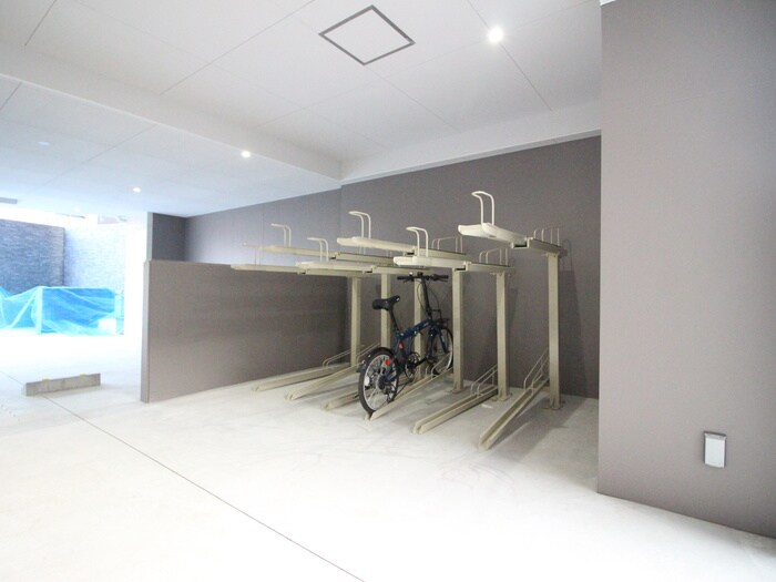 物件外観写真5　(駐輪場)