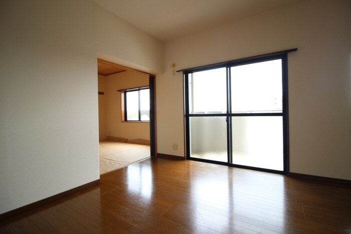 物件内観写真10　(居室)