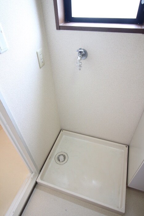 物件内観写真14　(洗濯機置場)