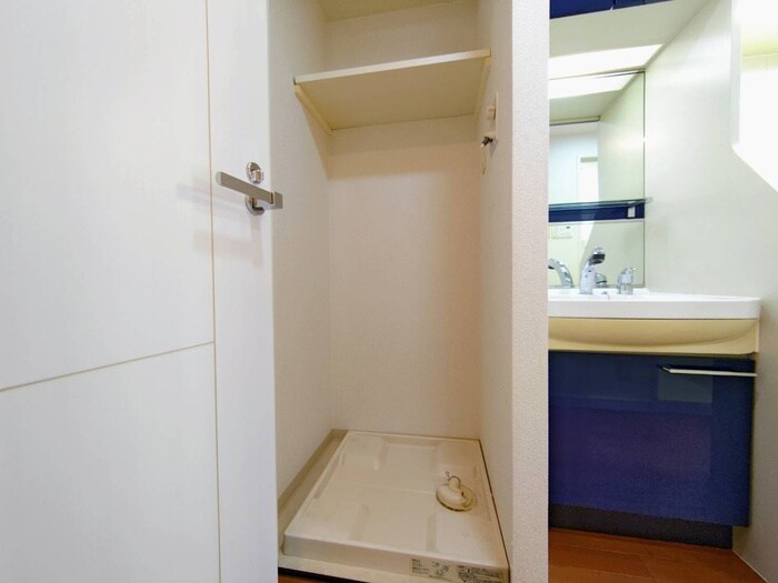 物件内観写真14　(洗濯機置場)