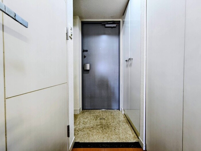 物件内観写真15　(玄関)