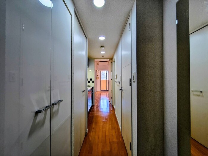 物件内観写真17　(廊下)