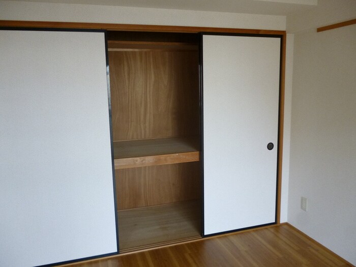 物件内観写真11　(収納)
