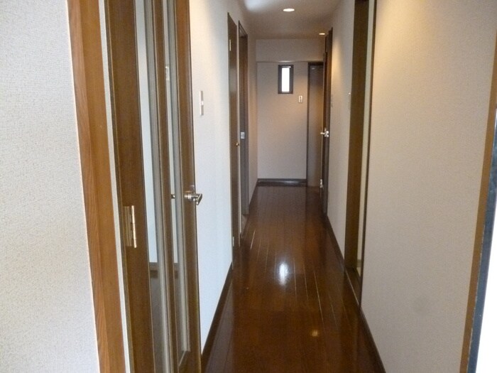 物件内観写真18　(廊下)