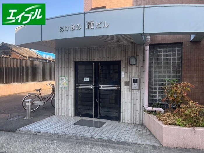 物件外観写真4　(エントランス部分)