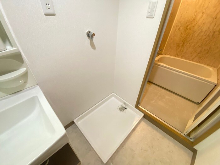 物件内観写真17　(洗濯機置場)