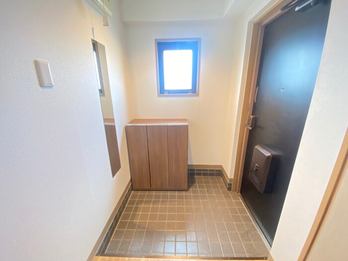 物件内観写真19　(玄関)