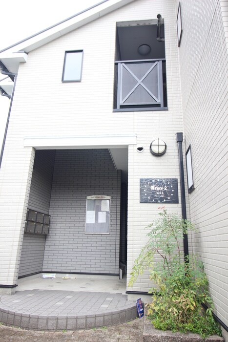 物件外観写真6　(エントランス部分)