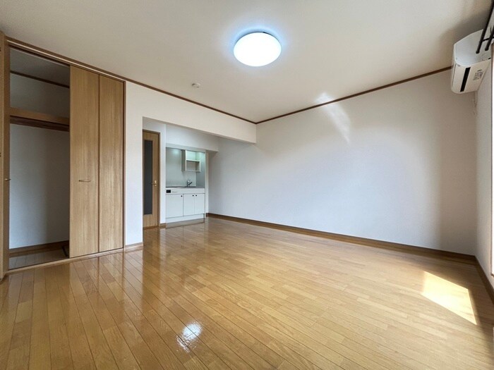 物件内観写真10　(居室)