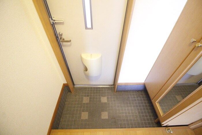 物件内観写真19　(玄関)