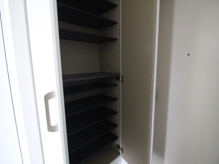 物件内観写真14　(靴箱)