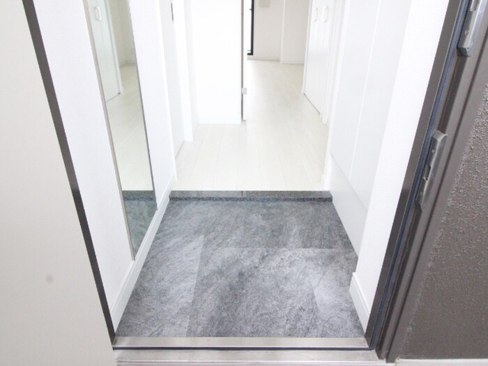 物件内観写真22　(玄関)