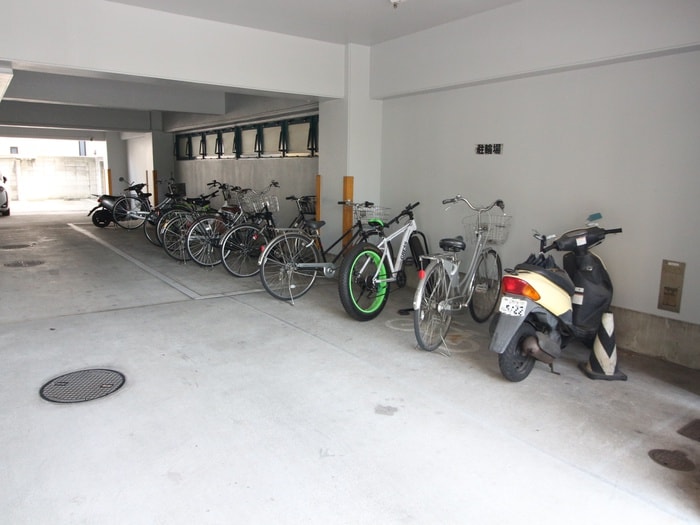 物件外観写真5　(駐輪場)