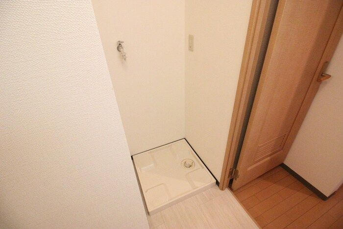 物件内観写真14　(洗濯機置場)