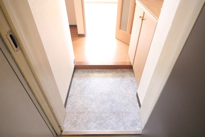 物件内観写真18　(玄関)