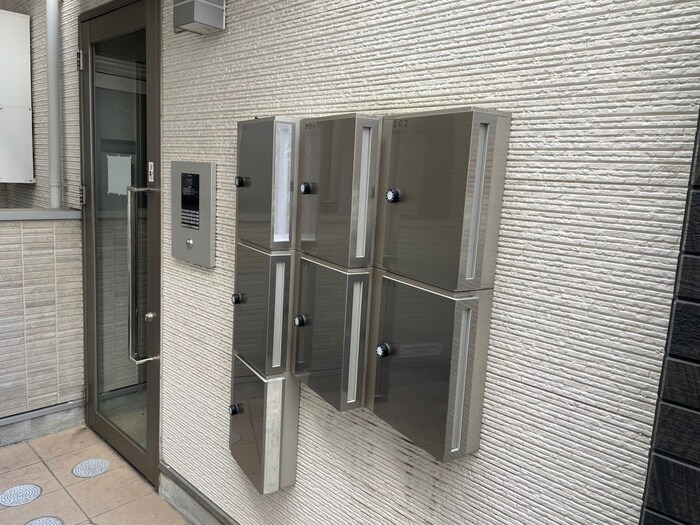 物件外観写真5　(エントランス部分)