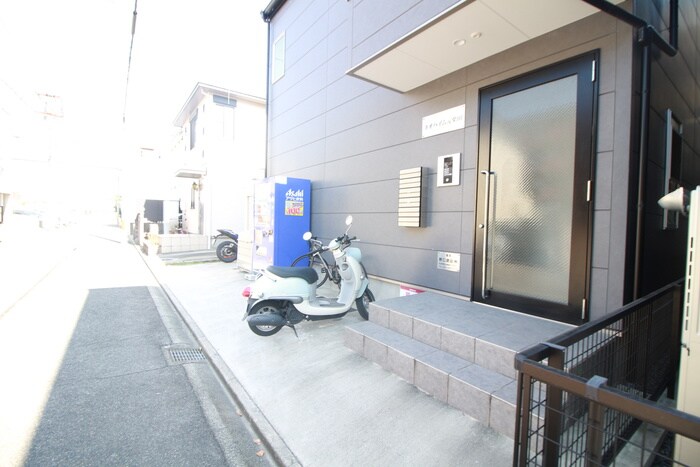 物件外観写真6　(駐輪場)