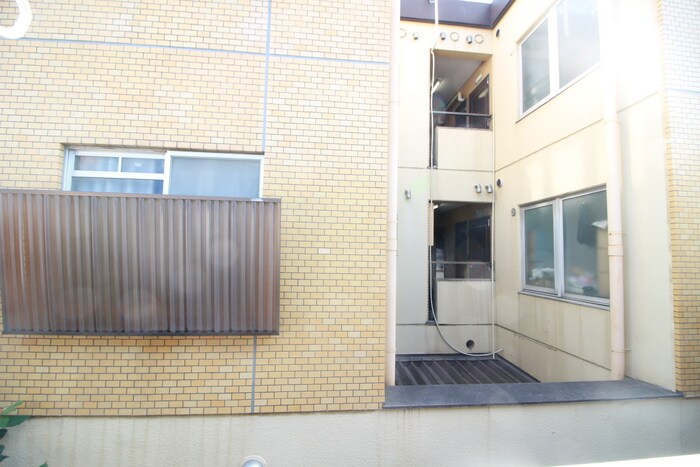 物件内観写真16　(室内からの展望)