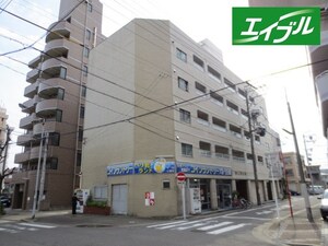 カニエビル外観写真
