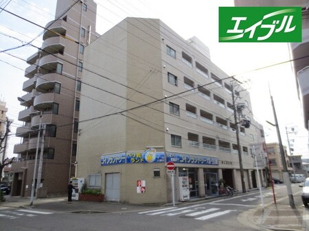 カニエビル外観写真