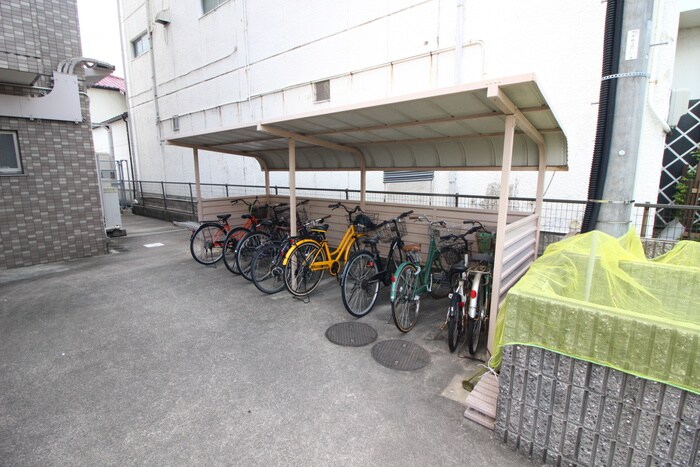 物件外観写真6　(駐輪場)