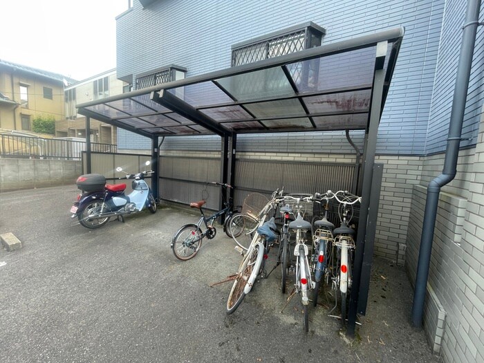 物件外観写真3　(駐輪場)