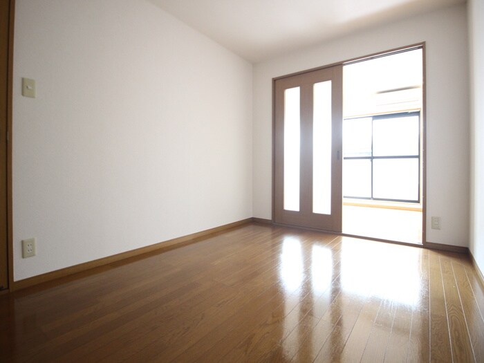 物件内観写真11　(居室)