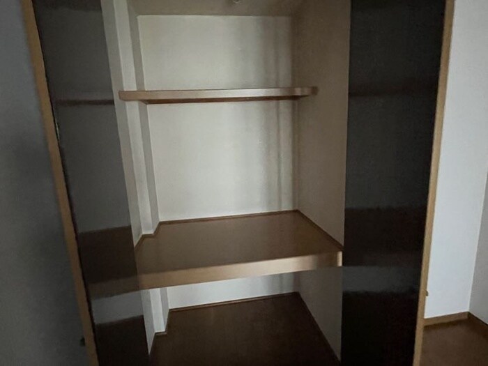 物件内観写真12　(収納)