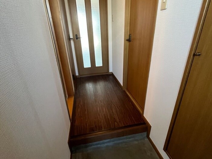 物件内観写真17　(廊下)