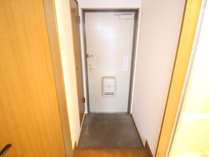 物件内観写真18　(玄関)