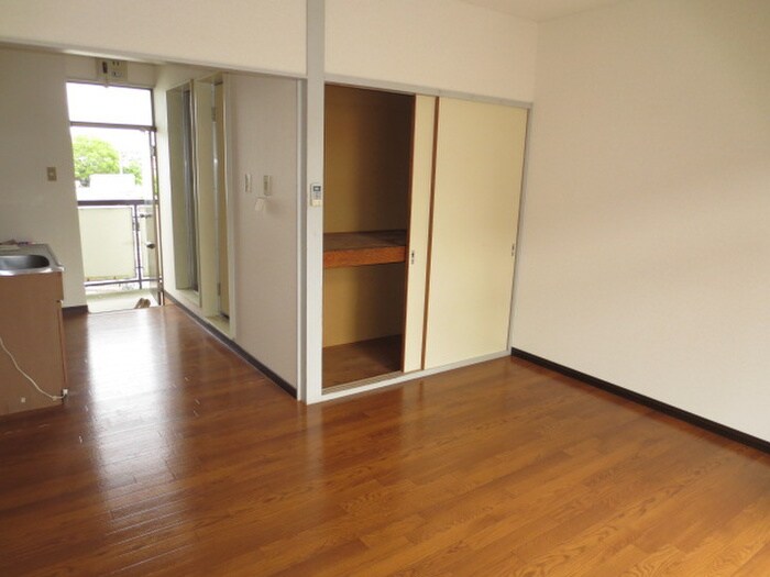 物件内観写真16　(収納)