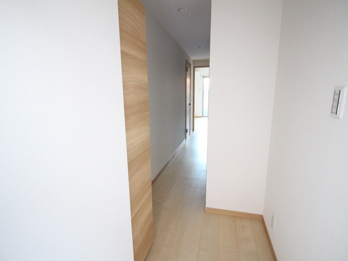 物件内観写真21　(廊下)