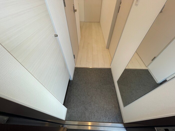 物件内観写真13　(玄関)