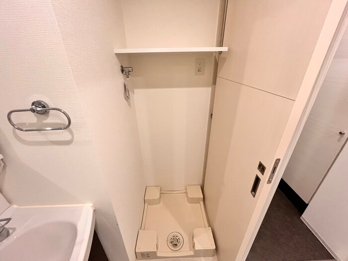 物件内観写真16　(洗濯機置場)