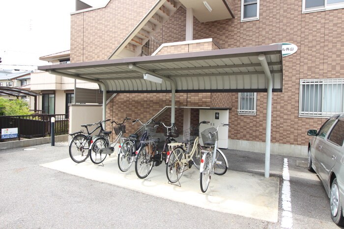 物件外観写真4　(駐輪場)