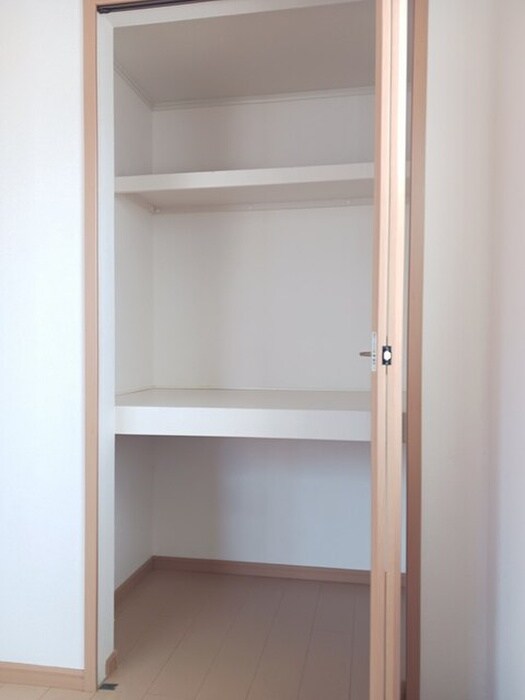 物件内観写真7　(収納)
