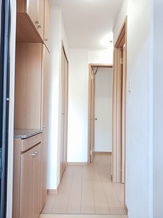 物件内観写真8　(廊下)