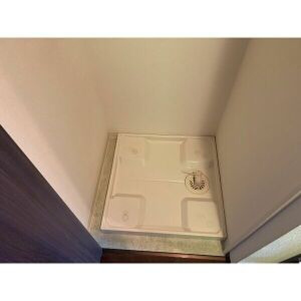 物件内観写真10　(洗濯機置場)