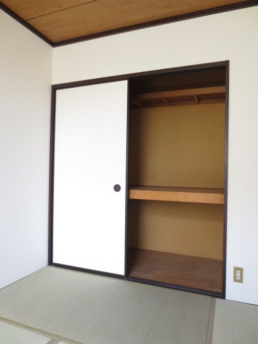 物件内観写真8　(居室)