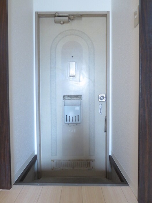 物件内観写真13　(玄関)