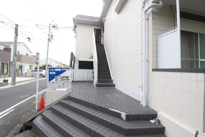 物件外観写真5　(エントランス部分)